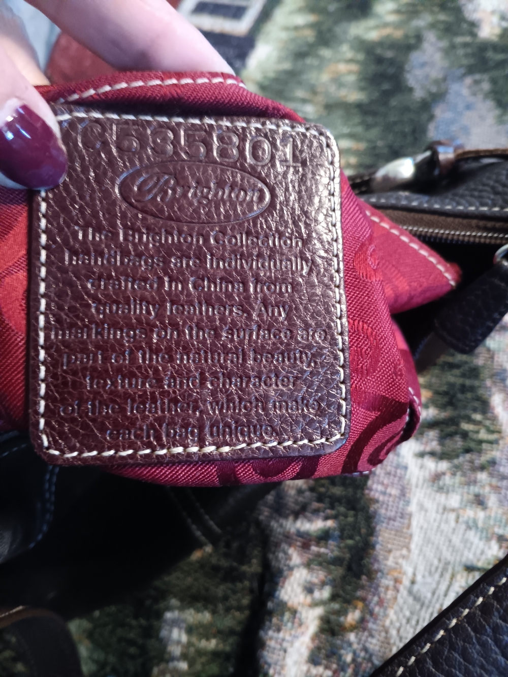 Brighton Dark Brown Leather Shoulder Bag with White Stitching - Picture 3 of 6